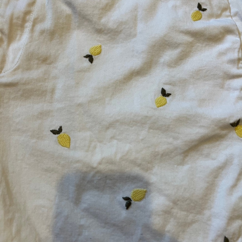 St Johns Bay White Lemon Embroidered Chino Shorts Womens 16 Fruit Print Summer - Picture 7 of 7